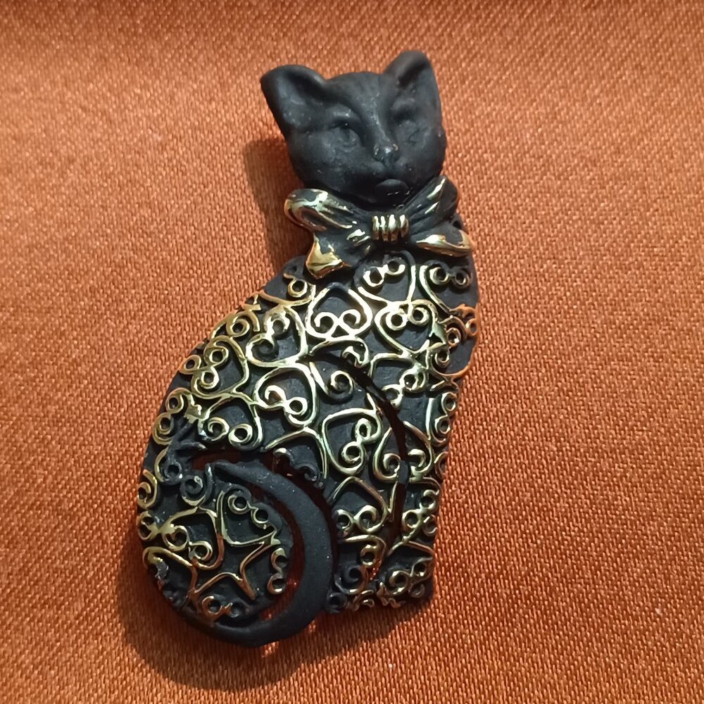 Vintage Ultracraft Black Cat Brooch Gold Tone Filigree Animal Pin - JB-A